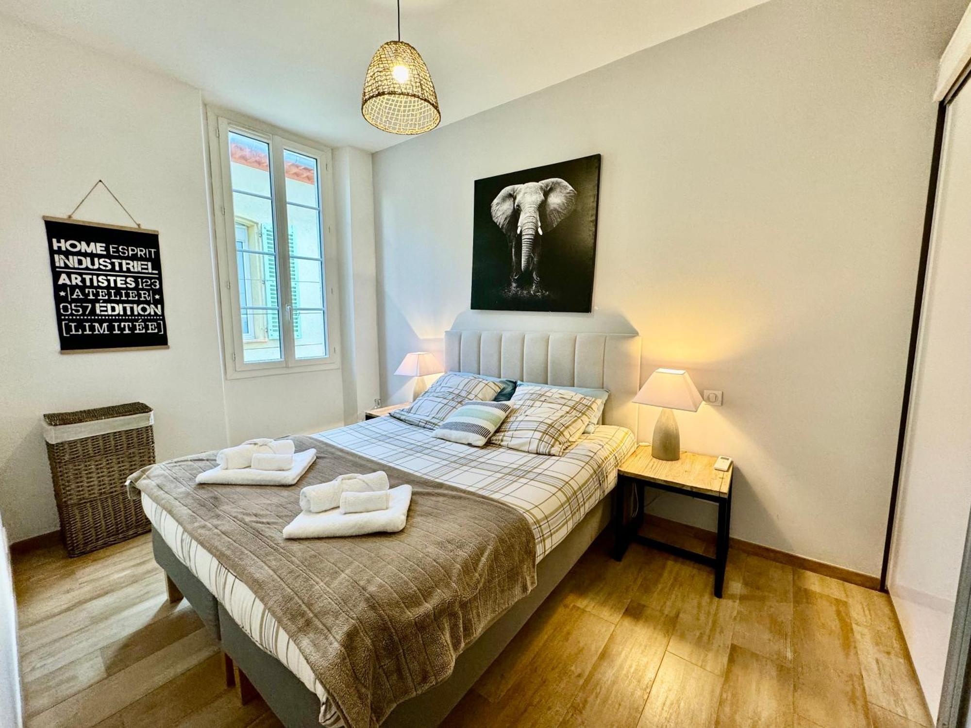 Appartements Climatises - Vieil 昂蒂布 外观 照片