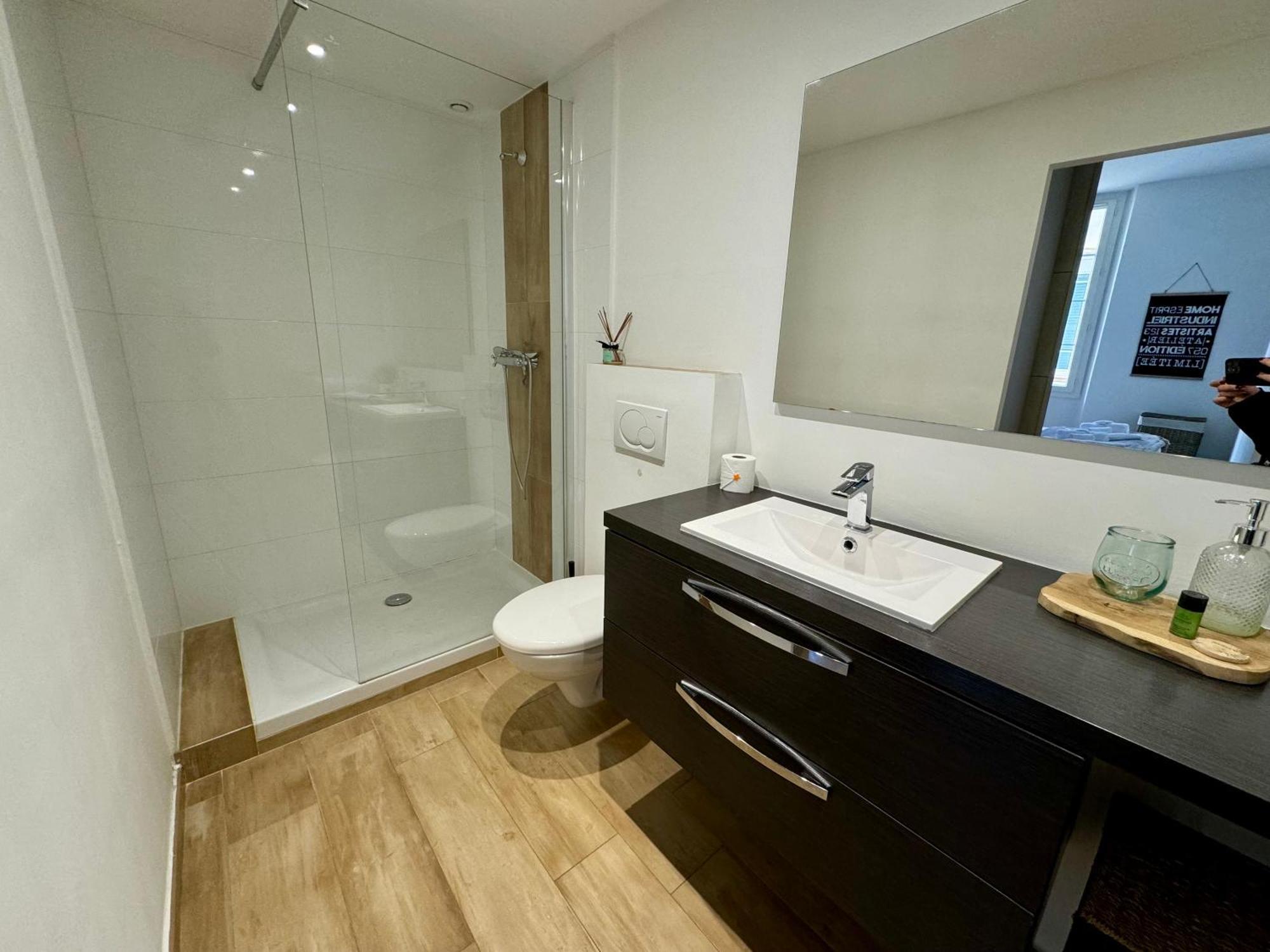 Appartements Climatises - Vieil 昂蒂布 外观 照片